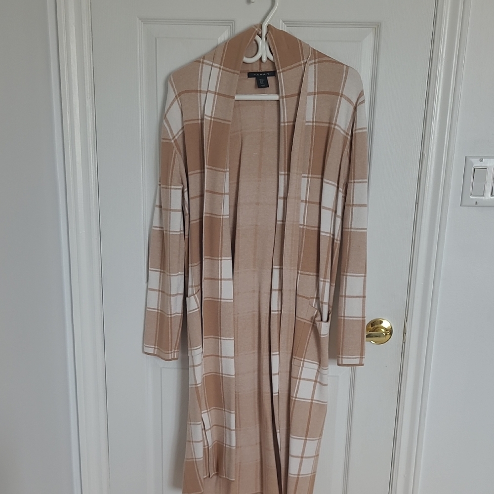 Tahari Beige Knit Sweater